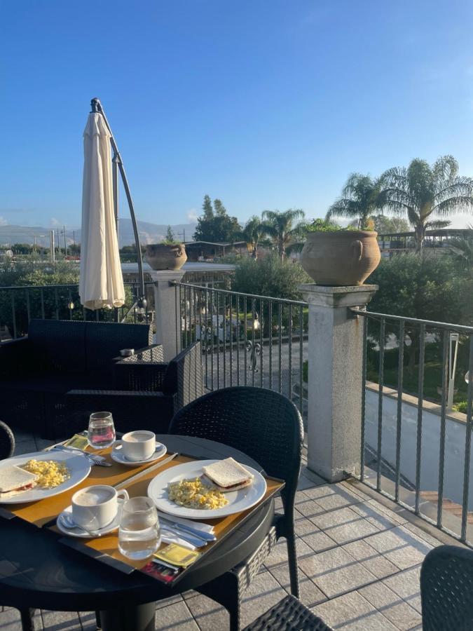 Hotel Villa Ruggiero Brusciano 外观 照片